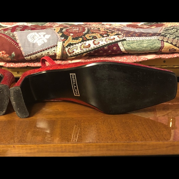 Women’s size 6M Red Leather Evening heels - Picture 8 of 8